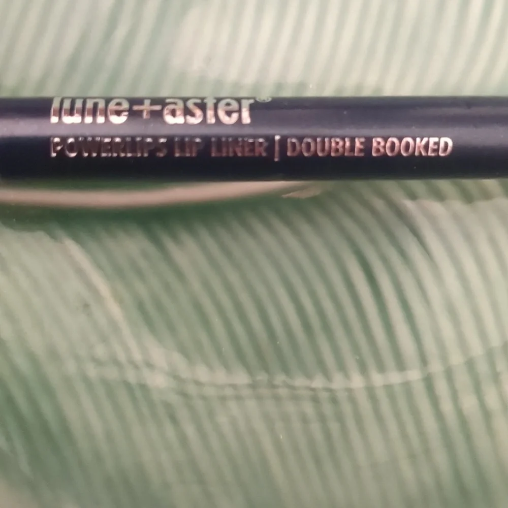 Lip Liner